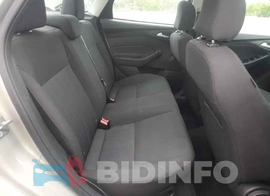 1FADP3F23GL207732 Photo# 10