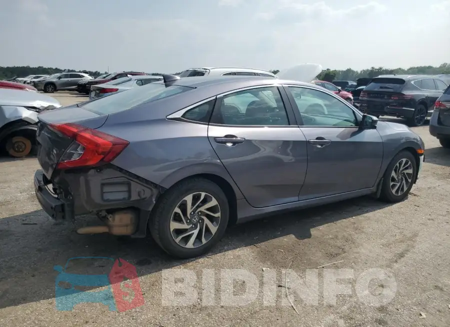 19XFC2F72HE078431 Photo# 3