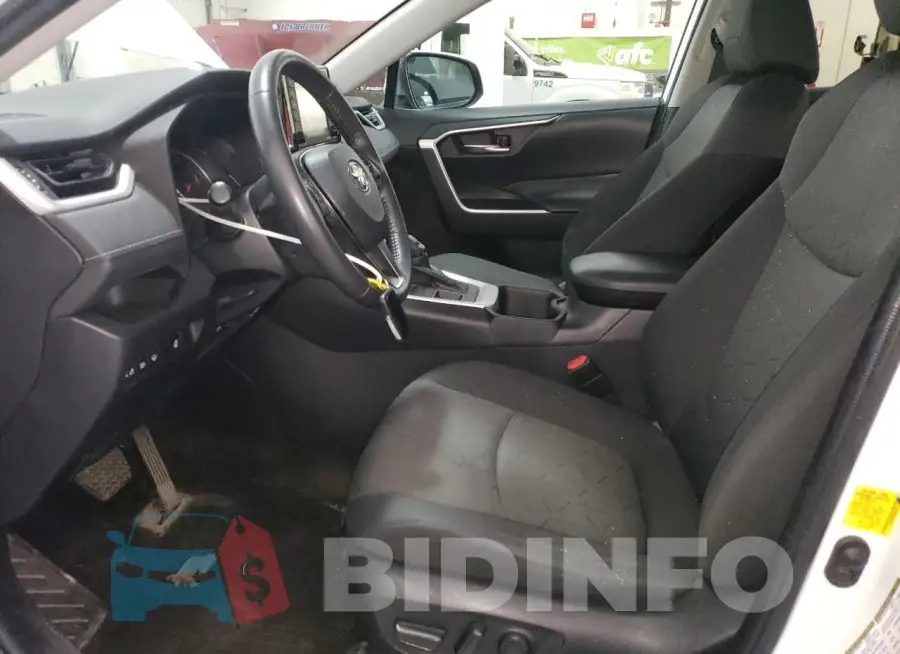 2T3P1RFV0NW250943 Photo# 7