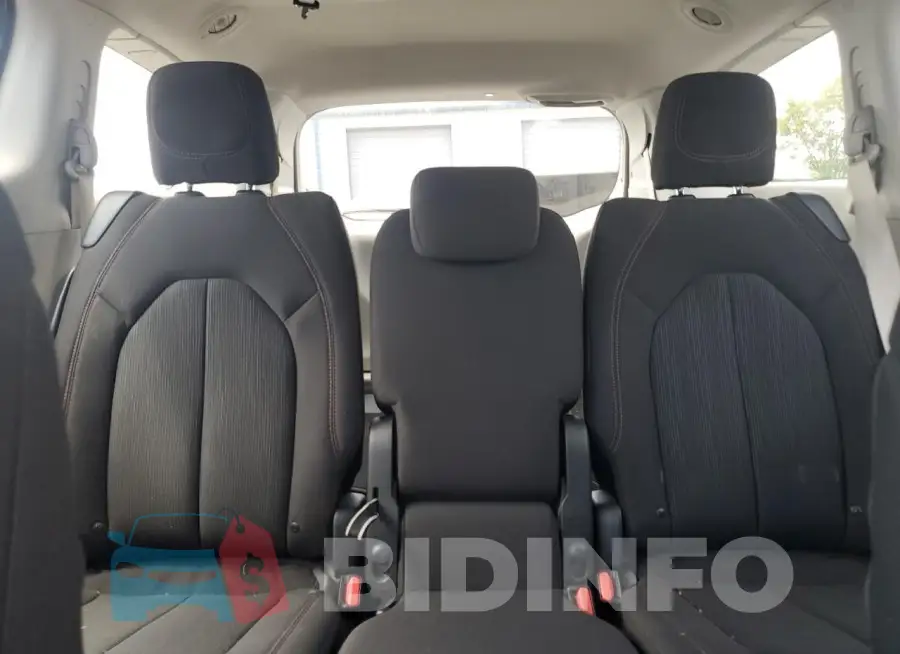 2C4RC1FG2JR228128 Photo# 10