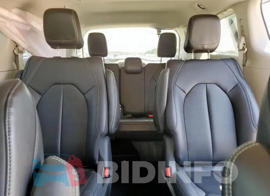 2C4RC1S78RR137575 Photo# 10