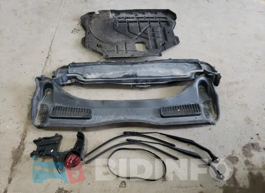 1FMCU9GD8HUB32082 Photo# 13