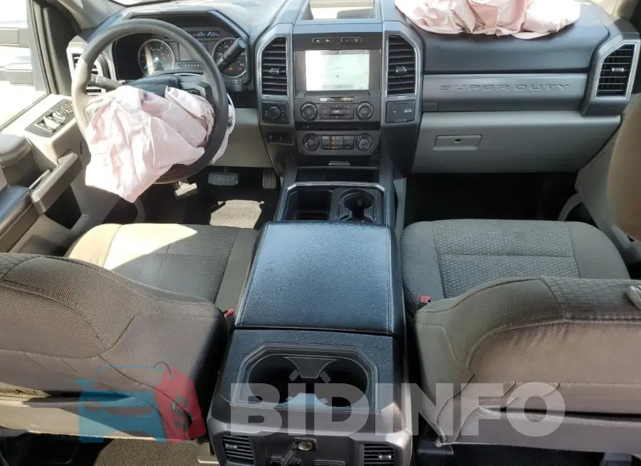 1FT8W3BT2JEC97593 Photo# 8