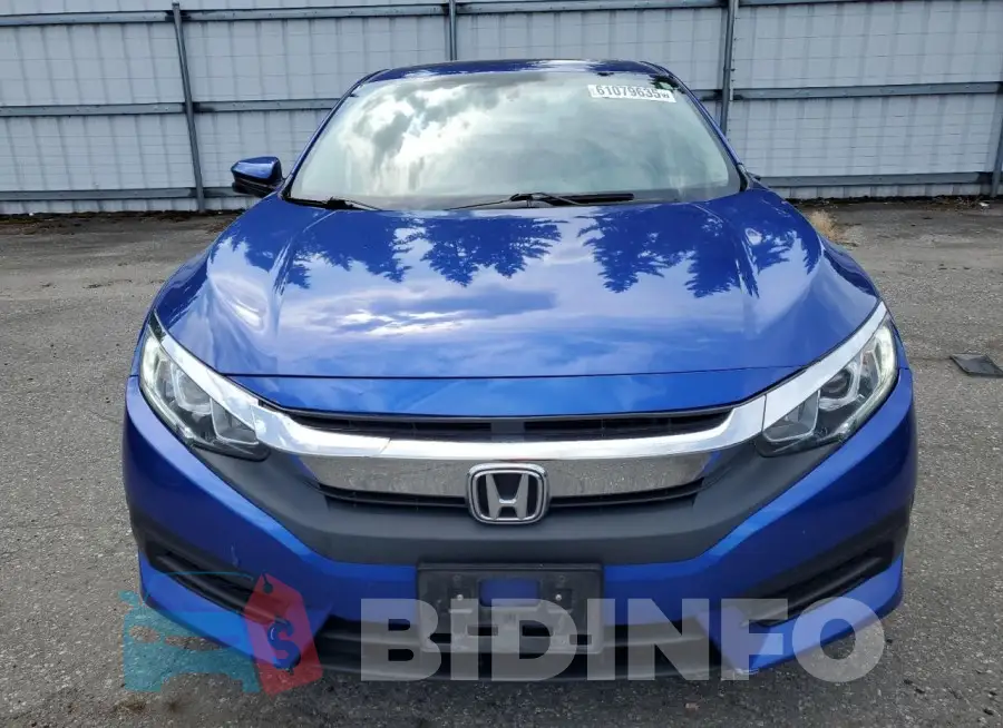 19XFC2F70HE017319 Photo# 5