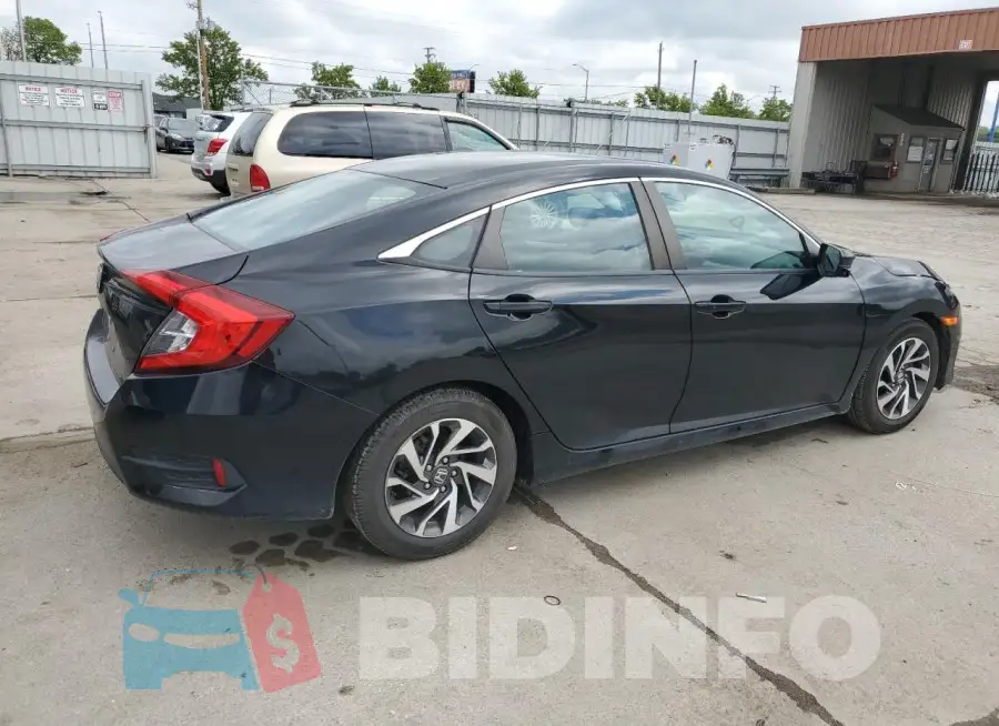 19XFC2F73GE067761 Photo# 3