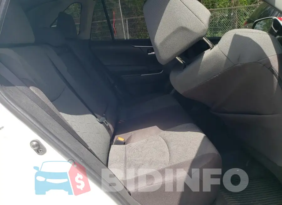 2T3W1RFV3PW263779 Photo# 11