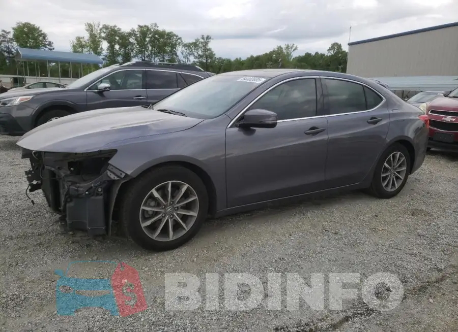 19UUB1F37JA005826 Photo# 1
