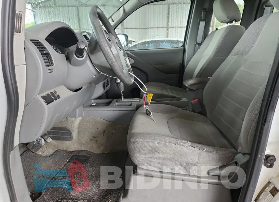 1N6BD0CT5JN715358 Photo# 7