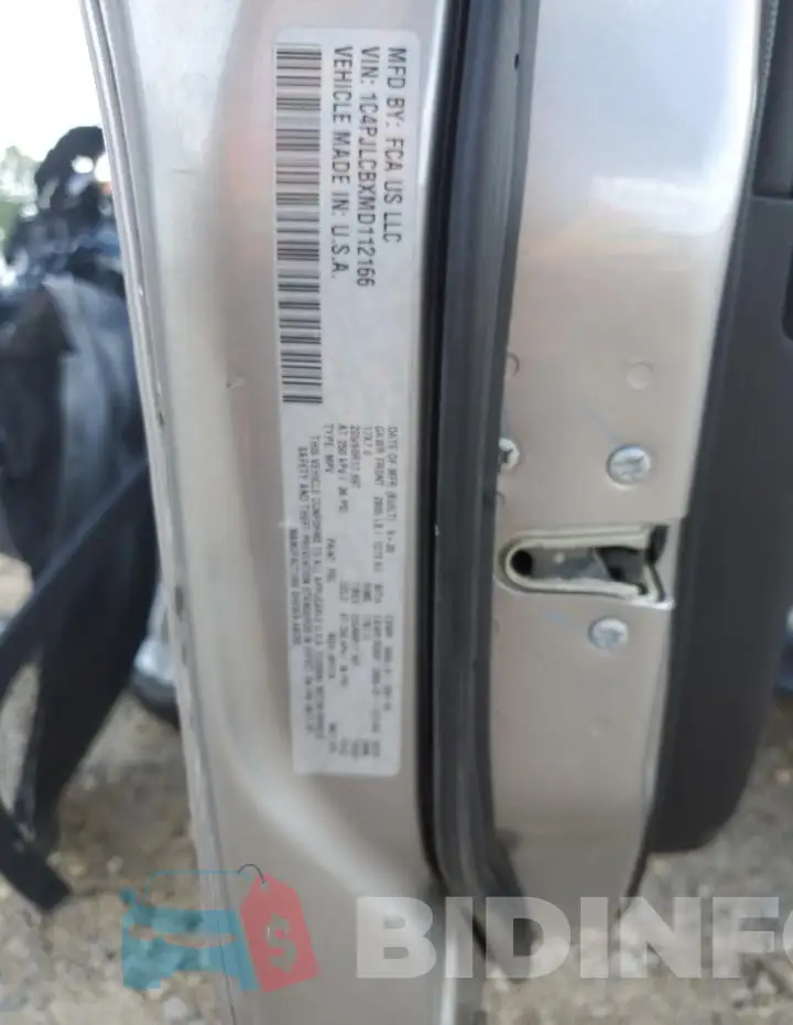 1C4PJLCBXMD112166 Photo# 13