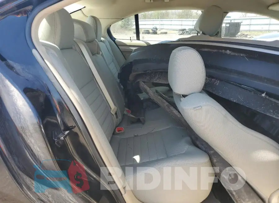 1FAHP2D80JG105372 Photo# 11