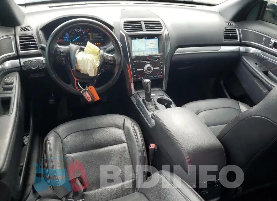 1FM5K8GT2JGB78916 Photo# 8