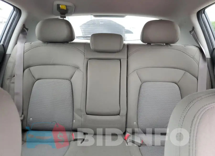 KNDPB3AC8G7830987 Photo# 10