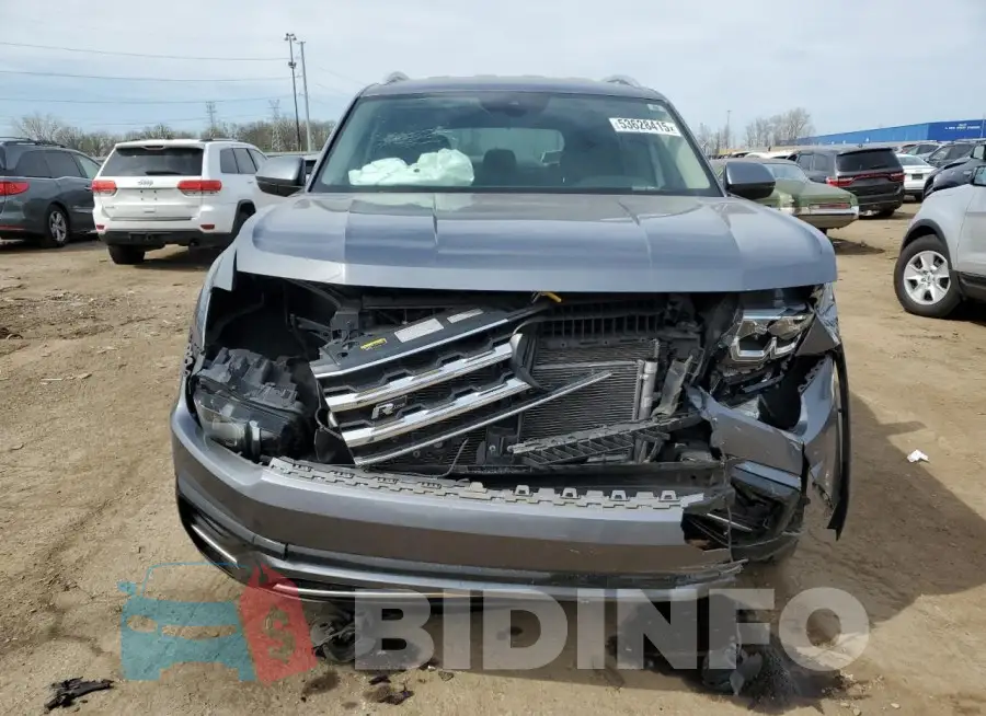 1V2XR2CA2KC518325 Photo# 5