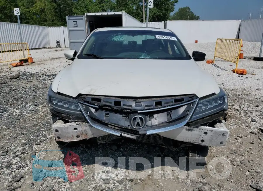19UDE2F33JA009837 Photo# 5