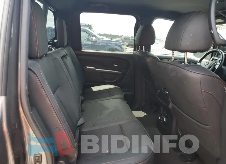 1N6AA1ED6NN102607 Photo# 10