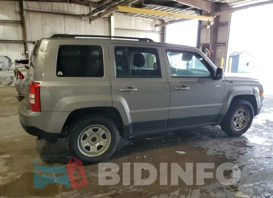 1C4NJPBB3HD203124 Photo# 3