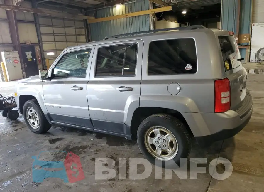 1C4NJPBB3HD203124 Photo# 2