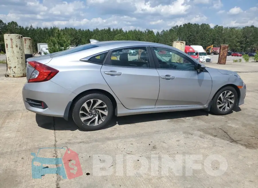 19XFC2F74HE017243 Photo# 3