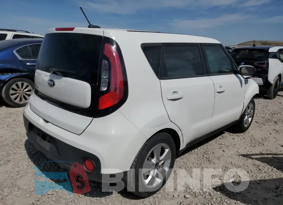 KNDJN2A20J7541821 Photo# 3