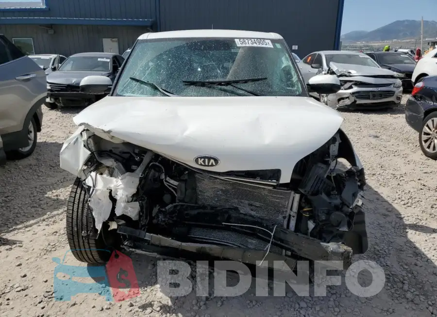 KNDJN2A20J7541821 Photo# 5