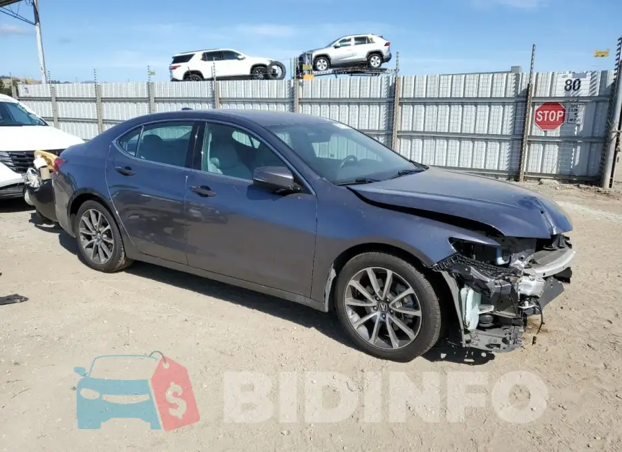 19UUB2F5XHA004624 Photo# 4