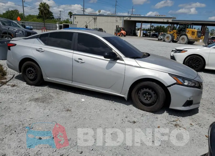 1N4BL4CV8NN361152 Photo# 4