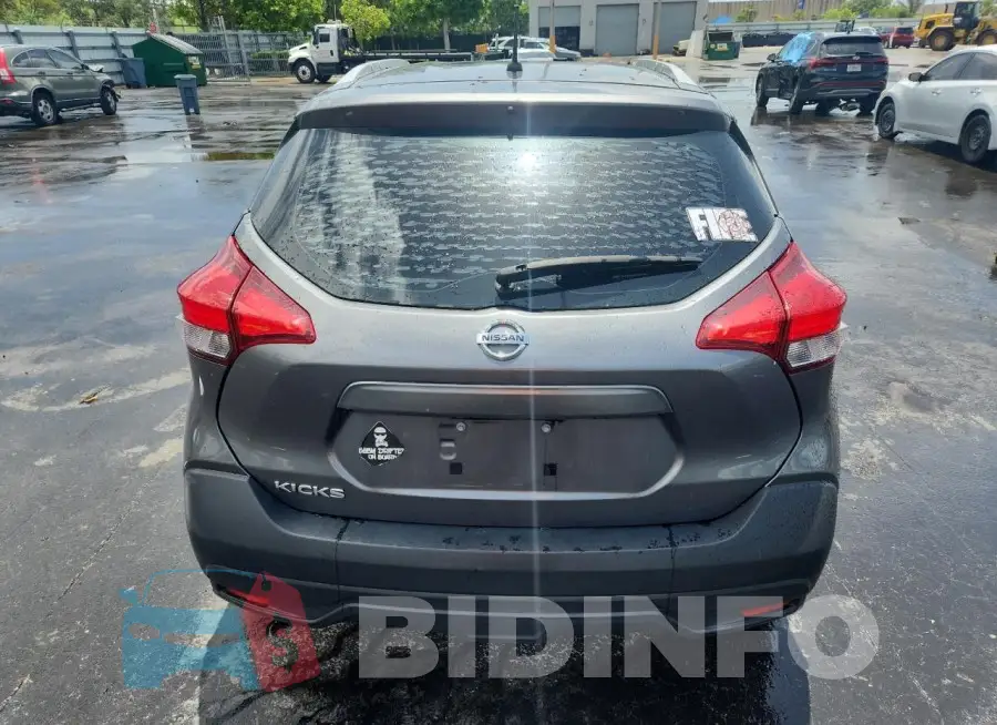 3N1CP5CU4JL523923 Photo# 6