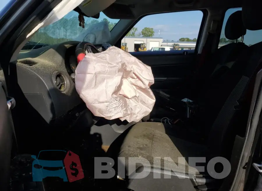 1C4NJPBA6GD698215 Photo# 7