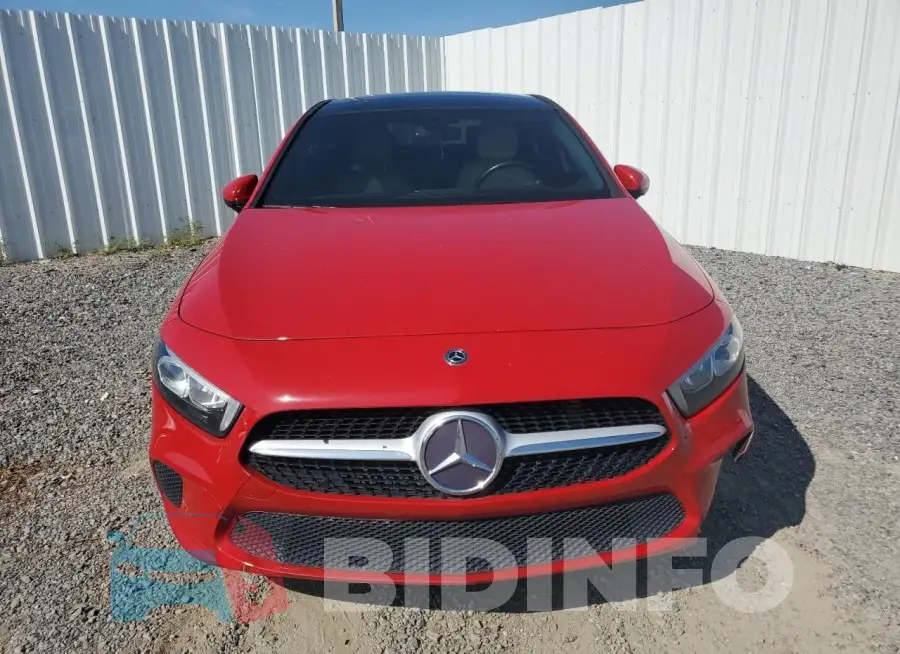 WDD3G4EB8KW019167 Photo# 5