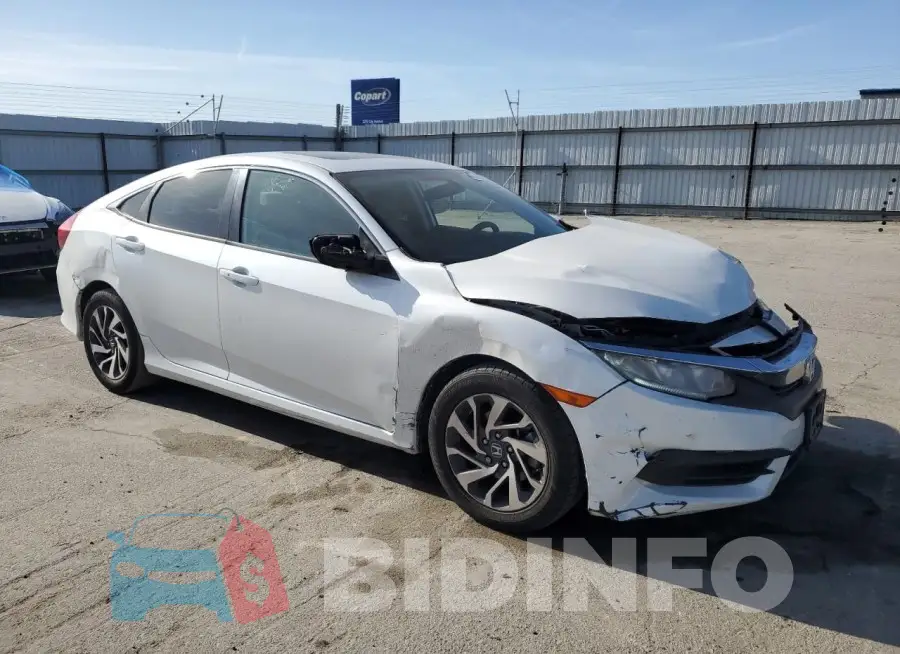 19XFC2F77HE211894 Photo# 4