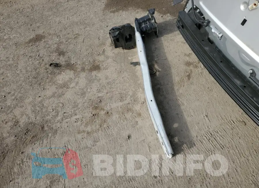 JTDBCMFE2R3029652 Photo# 12