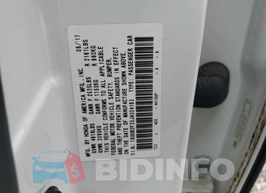 19UUB2F35JA004163 Photo# 12