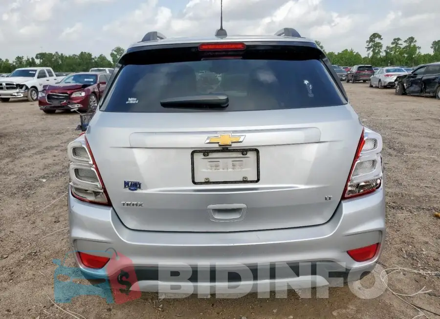 KL7CJLSB2JB725497 Photo# 6