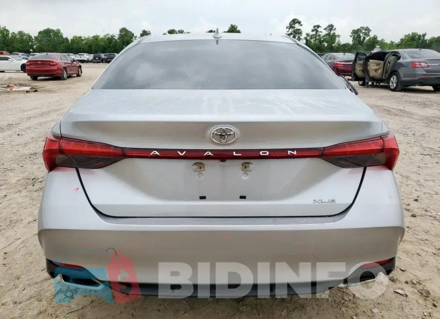 4T1BZ1FB6KU008995 Photo# 6