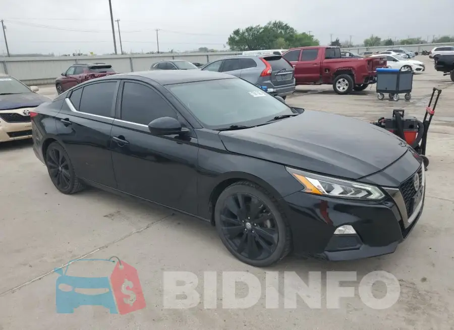 1N4BL4CV7KC169633 Photo# 4