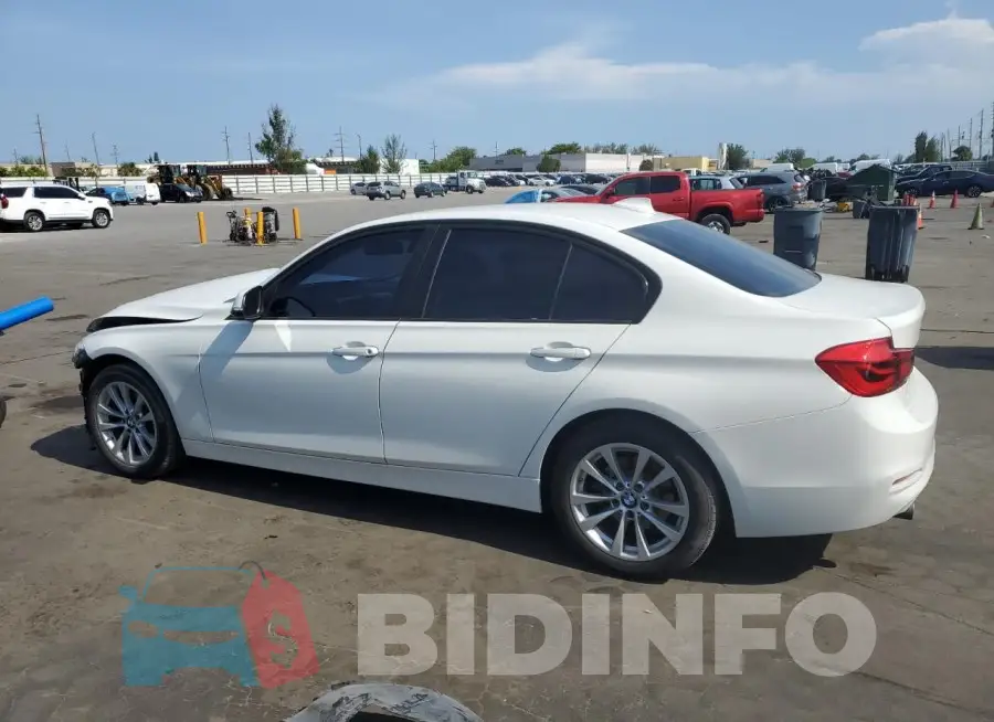 WBA8A3C55JA357532 Photo# 2