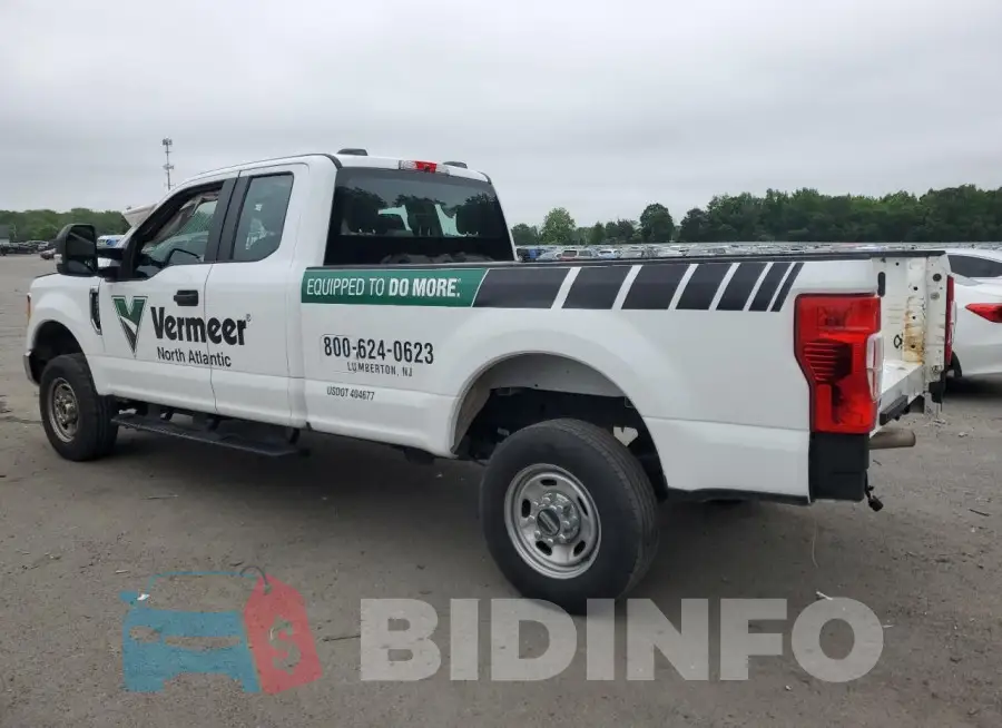 1FT7X2B68NEE31039 Photo# 2