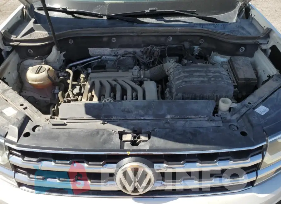 1V2MR2CA2JC504152 Photo# 12