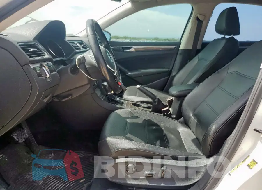 1VWGT7A33HC017681 Photo# 7