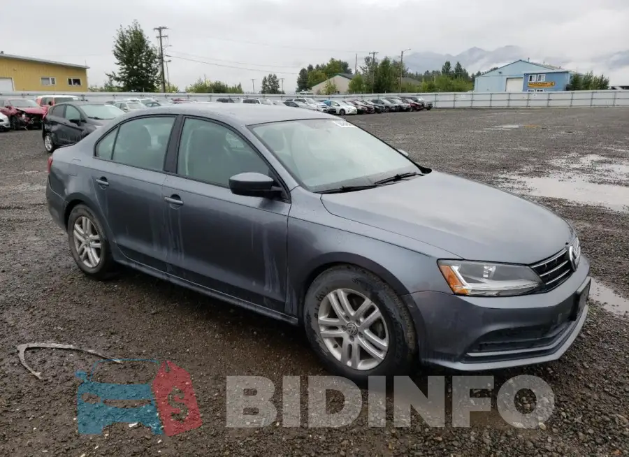 3VW167AJXJM203797 Photo# 4
