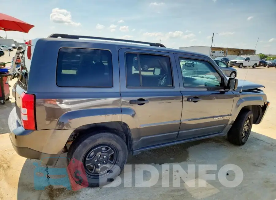 1C4NJPBB1HD163299 Photo# 3