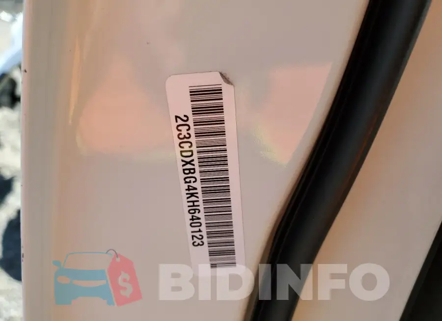 2C3CDXBG4KH640123 Photo# 13