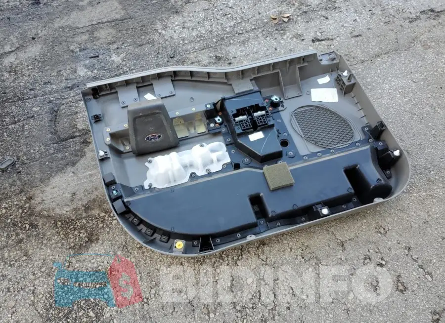 1FTMF1E89HKD44219 Photo# 12