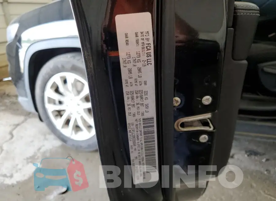 1C4PJLCB9KD396600 Photo# 13