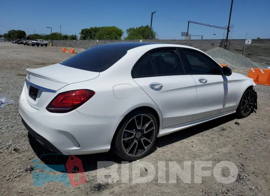 55SWF8DB9KU298764 Photo# 3