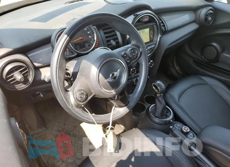 WMWXP5C52G2D15783 Photo# 8