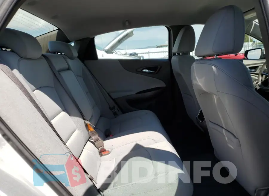1G1ZD5ST0JF190132 Photo# 10