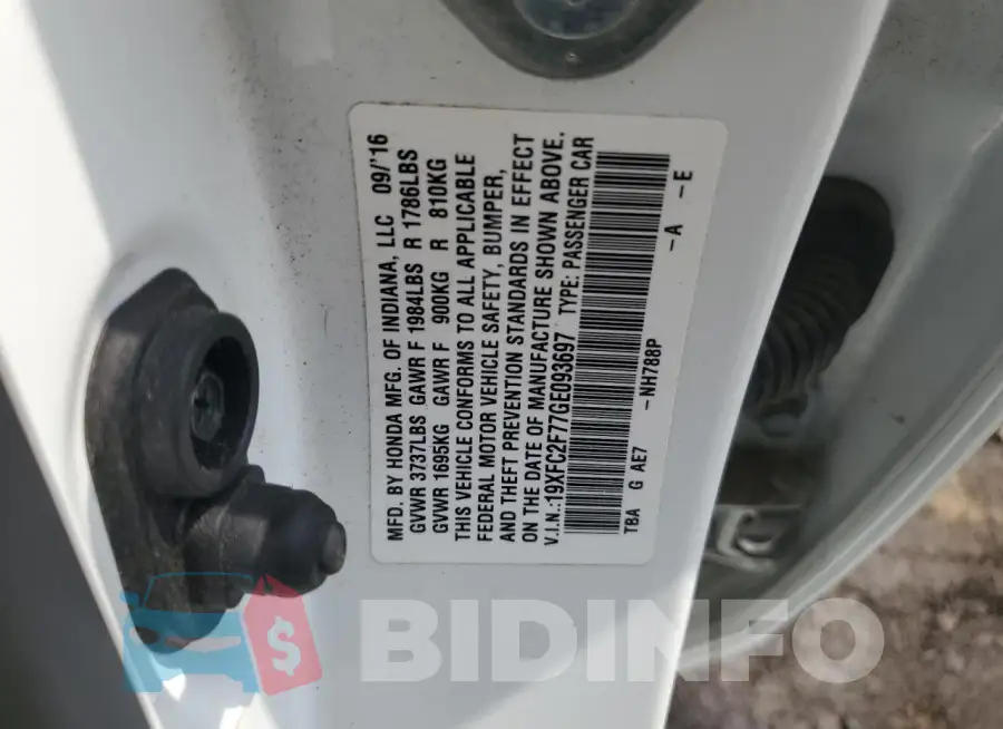 19XFC2F77GE093697 Photo# 12