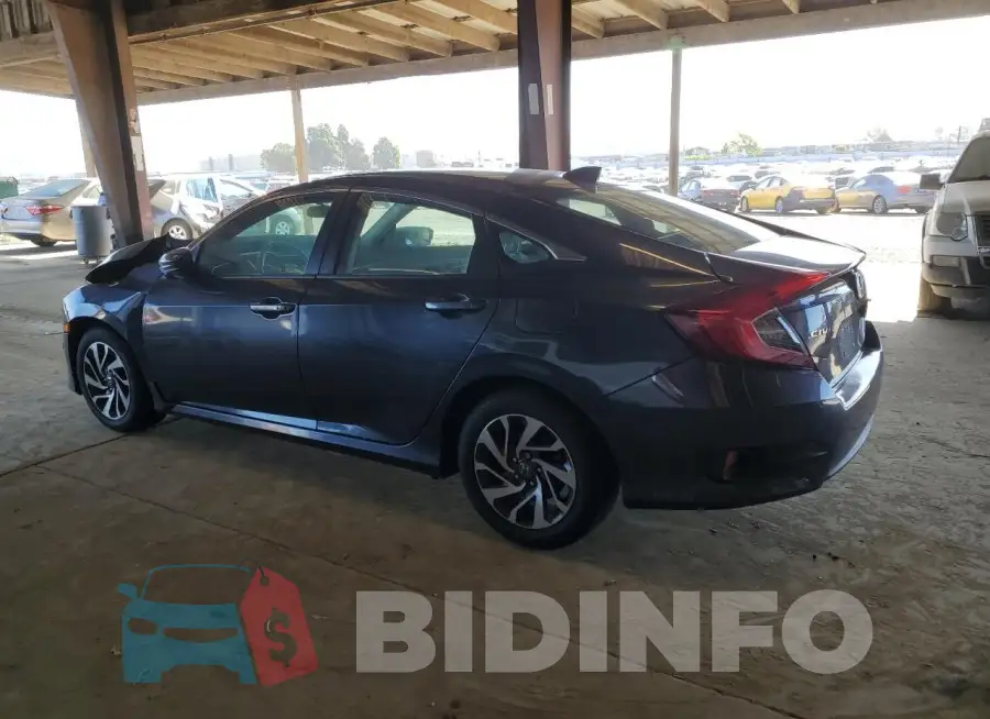 19XFC2F82JE202793 Photo# 2