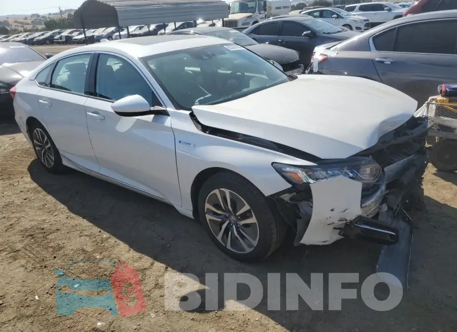 1HGCV3F43KA020137 Photo# 4